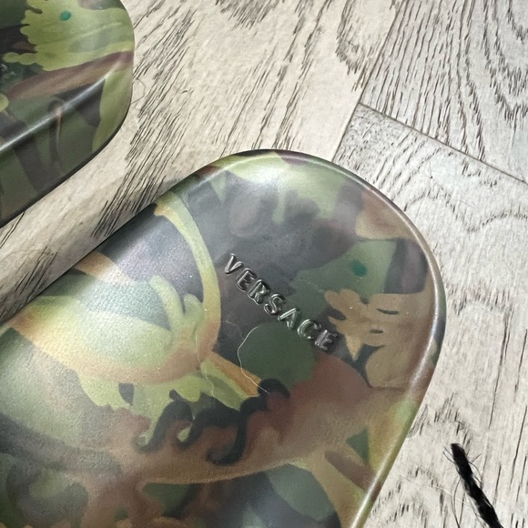 Authentic Versace Baroccoflage Slides Sandals Khaki 9 US (42 Euro) IT - Picture 2 of 4